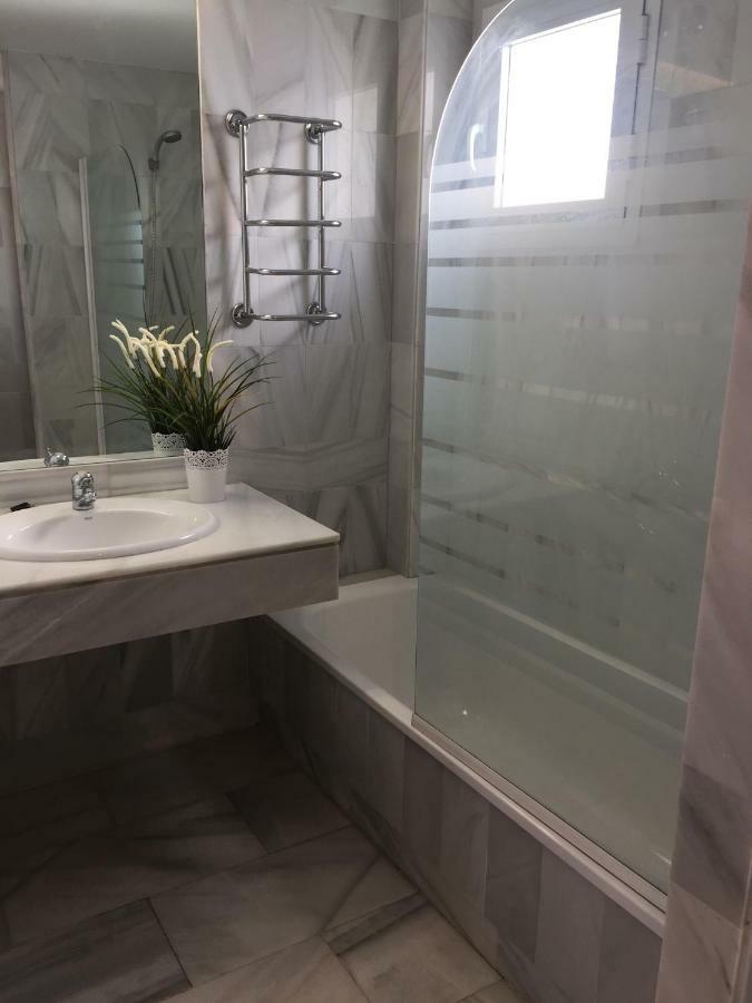 Beautiful 2 Bedroom Apartment @ Puerto Banus! マルベーリャ エクステリア 写真